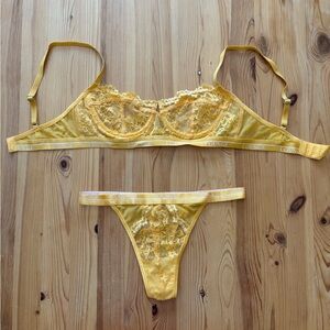 LOUNGE Bra and Underwear Set